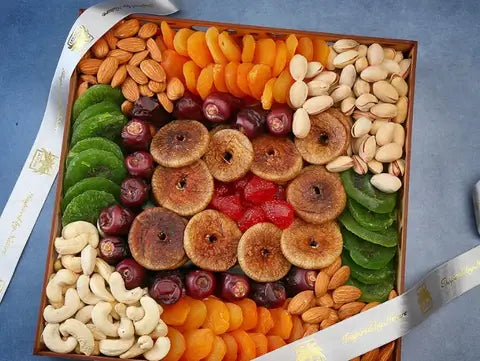 Why Every Snacker Should Have Healthy Nuts And Seeds In Their Snackbox?