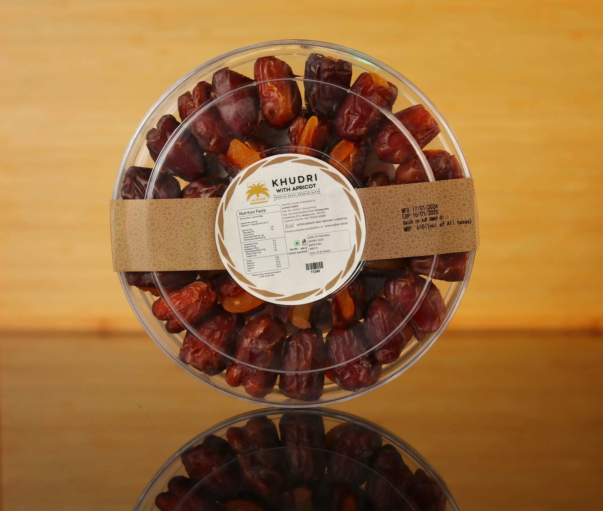 Khudri Dates Stuffed With Apricot